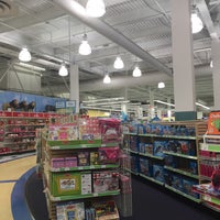 Photo taken at Toys&amp;quot;R&amp;quot;Us by Cris M. on 6/16/2015