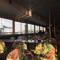 รูปภาพถ่ายที่ Calypso Queen Cruises โดย Cris M. เมื่อ 5/13/2015