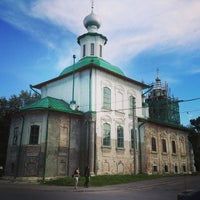 Photo taken at Храм Покрова Пресвятой Богородицы на торгу by Veronica W. on 6/19/2013