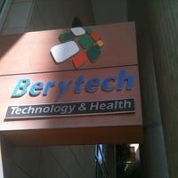 2/27/2013 tarihinde Omar B.ziyaretçi tarafından Berytech Technology &amp;amp; Health'de çekilen fotoğraf