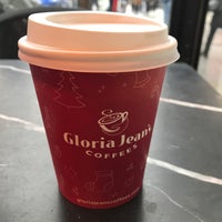 Photo taken at Gloria Jean&amp;#39;s Coffees by Figen U. on 12/31/2019