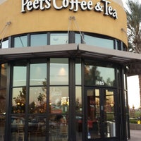 Foto diambil di Peet&amp;#39;s Coffee &amp;amp; Tea oleh Nevin W. pada 11/2/2013