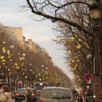 Photo taken at Le marche des champs elysees by Hong Anh on 11/25/2012