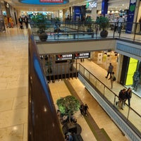 Das Foto wurde bei Einkaufszentrum Limbecker Platz von Keenora F. am 10/15/2022 aufgenommen