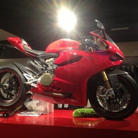 8/3/2013에 Olga K.님이 Ducati Caffe에서 찍은 사진