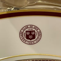 Foto diambil di Harvard Club of New York City oleh Bryan M. pada 4/17/2022