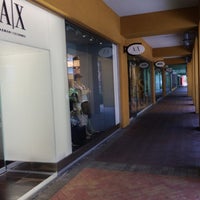 Das Foto wurde bei Renaissance Mall von MISSLISA am 9/30/2012 aufgenommen