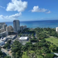 Снимок сделан в Holiday Inn Express Honolulu-Waikiki пользователем Samantha B. 12/15/2021