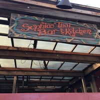 Снимок сделан в Sophia&amp;#39;s Thai Bar &amp;amp; Kitchen пользователем Mike H. 11/18/2016