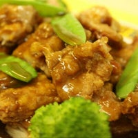 Foto tomada en Chifa Du Kang Chinese Peruvian Restaurant  por Anson Tou el 10/31/2012