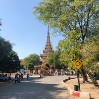 Photo taken at Mandalay Grand Royal Palace by photomuzik on 12/7/2019