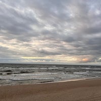 Foto tirada no(a) Nidos centrinis pliazas/ Nida Beach por Kamilė em 9/14/2022