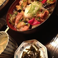 Photo taken at 伝説のすた丼屋 新宿店 by Icing C. on 4/15/2013