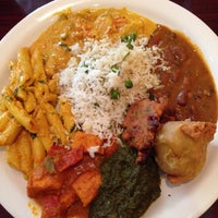 3/13/2014 tarihinde Lindsay S.ziyaretçi tarafından Haandi Indian Cuisine &amp;amp; Bar'de çekilen fotoğraf