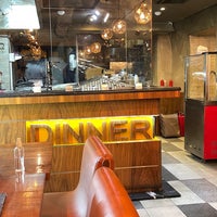 รูปภาพถ่ายที่ Dinner Döner โดย decadentia_ เมื่อ 1/14/2023