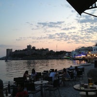 Photo taken at Moonlight Cafe Bar by Hüseyin P. on 5/1/2013