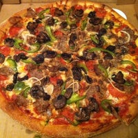 3/16/2014에 Michael F.님이 Pizza L&amp;#39;Vino에서 찍은 사진