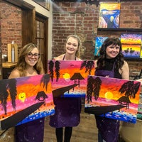 1/26/2019 tarihinde Lisa K.ziyaretçi tarafından Painting Lounge'de çekilen fotoğraf