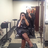 11/28/2012にJessica S.がNAAVA Salon &amp;amp; Spaで撮った写真