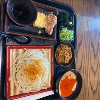 Photo taken at U:Don Fresh Japanese Noodle Station by Lily Y. on 6/7/2023