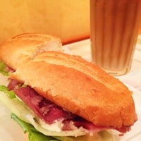 Photo taken at Doutor Coffee Shop by Ryuuta F. on 12/19/2014