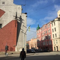 Photo taken at Памятник «Женщинам защитившим Ленинград» by Алёна on 4/4/2017