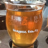 Das Foto wurde bei Hourglass Brewing at Hourglass District von Stu L. am 3/20/2023 aufgenommen