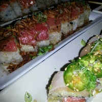 รูปภาพถ่ายที่ Awesome Sushi โดย Vu L. เมื่อ 1/4/2013