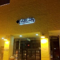 Foto tirada no(a) Columbia Factory Store por Anthony V. em 12/21/2010