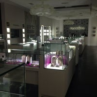 Photo taken at Pandora Jewelry by Hua on 12/18/2012