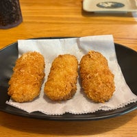 Photo taken at Oishii Japanese Restaurant &amp;amp; Sushi Bar by Kim T. on 6/1/2022