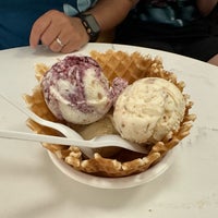 Photo taken at Jeni’s Splendid Ice Creams by Kim T. on 6/23/2023