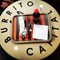 รูปภาพถ่ายที่ Burrito capital โดย Esteban A. เมื่อ 4/5/2013