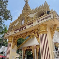 Photo taken at Dhammikarama Burmese Buddhist Temple (缅佛寺) by fernery P. on 10/9/2023