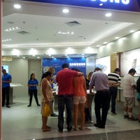 Photo taken at Samsung Store by Silvinha F. on 12/29/2012
