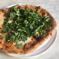 Foto tomada en 800 Degrees Neapolitan Pizzeria  por Christine el 2/5/2016