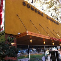 รูปภาพถ่ายที่ Sonoma Chicken Coop โดย Bob Q. เมื่อ 10/6/2012