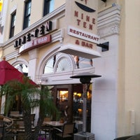 Foto tirada no(a) Nine-Ten Restaurant and Bar por Bob Q. em 11/14/2012