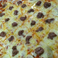 Foto diambil di Tasty Pizza - Hangar 45 oleh Cindy C. pada 12/28/2012