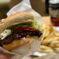 10/21/2017에 Michael W.님이 Fresh Burger에서 찍은 사진