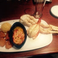 Photo taken at Red Lobster by Ana T. on 11/9/2015