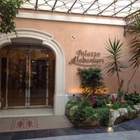 Foto scattata a Palazzo Alabardieri da Ferran C. il 9/22/2012
