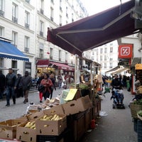 Photo taken at Marché Barbès by Simo T. on 3/6/2015