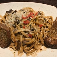 Photo taken at Outback Steakhouse by Renata S. on 10/29/2021