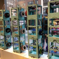 Photo taken at 3DEA: 3D Printing Pop Up Store by Jasper Y. on 12/2/2012