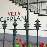 Foto tirada no(a) Villa Cipriani por H em 7/4/2023
