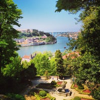 Foto diambil di Jardins do Palácio de Cristal oleh Remi L. pada 5/12/2013