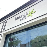 8/5/2021 tarihinde Adam P.ziyaretçi tarafından Batavia Cafe'de çekilen fotoğraf