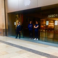 Photo taken at Apple Grand Arcade by L0ma on 3/16/2020