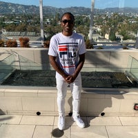 Photo taken at The Roof On Wilshire by Mr. Ibeabuchi on 9/13/2019